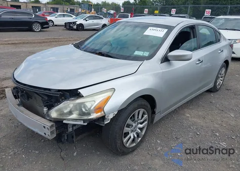 2015 Nissan Altima 2.5/2.5 S/2.5 Sl/2.5 Sv из США, поврежденный, VIN 1N4AL3AP5FN329643